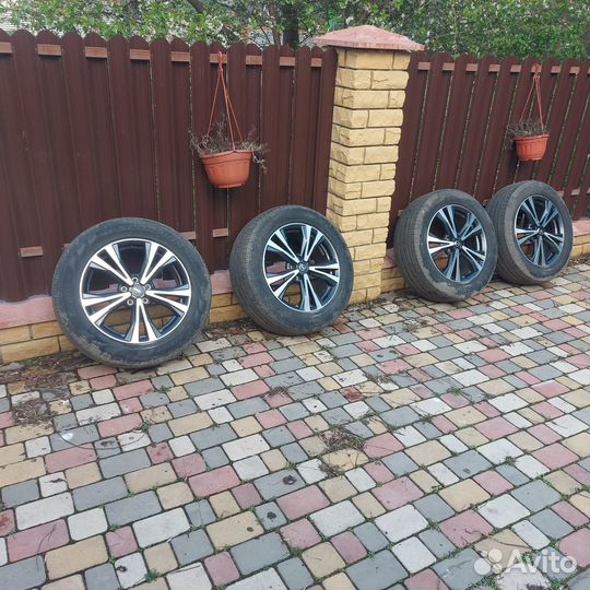 Оригинальные колеса R18на Nissan X-trail (Qashqai)