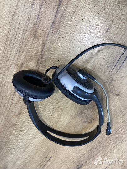 Наушники с микрофоном