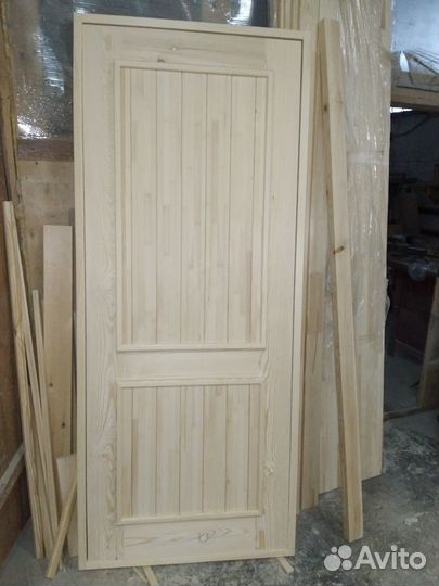 Дверь входная, утепленная, деревянная