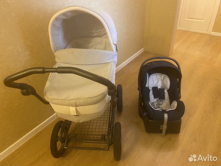 Коляска-люлька Inglesina Comfort с автолюлькой