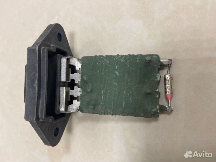 Резистор печки Geely Mk Cross хетчбек MR479QA 2012