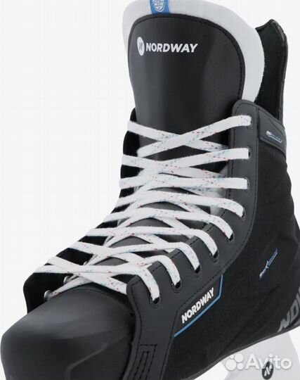 Коньки хоккейные