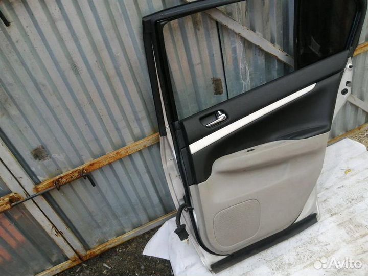 Дверь задняя правая Infiniti G 25/35/37 (2005-201