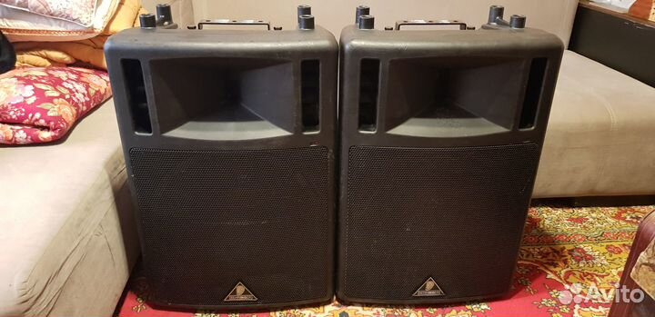 Активные колонки Behringer Ultrawave B300