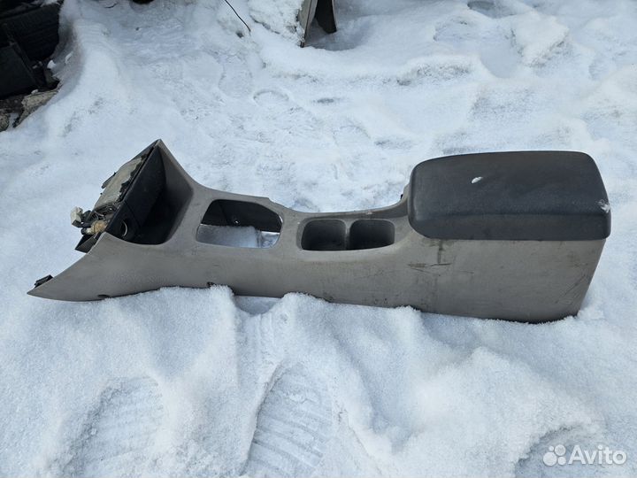 Подлокотник toyota caldina AT211, 7AFE