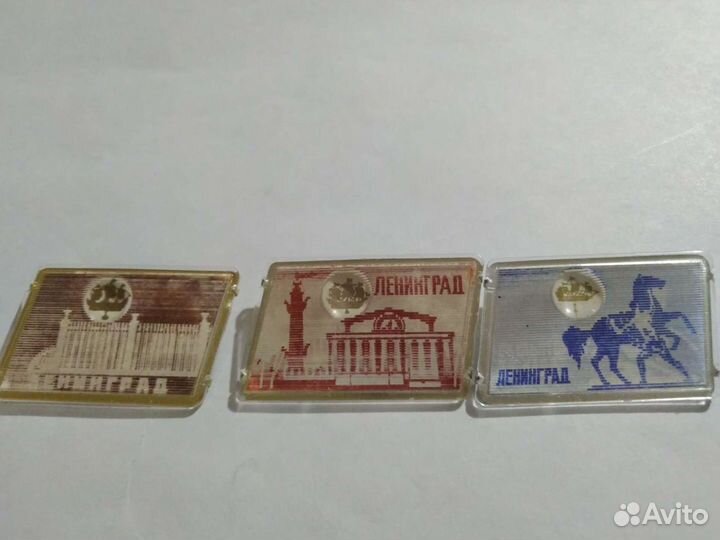 Значки СССР переливающиеся