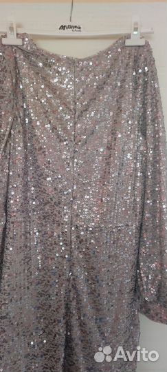 Платье с паетками 44 размер