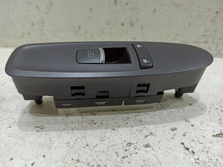 Кнопка стеклоподъемника