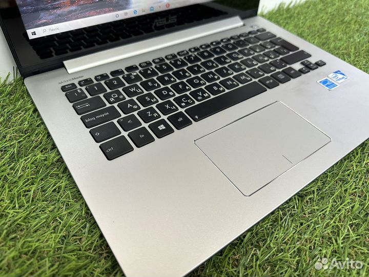 Сенсорный ультрабук Asus в отличном состоянии