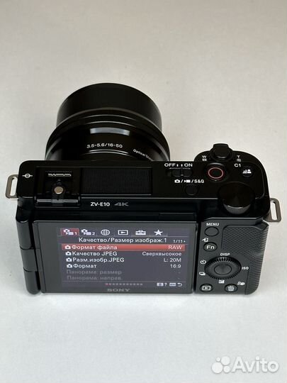 Sony ZV-E10 + Sony 16-50mm (kit)