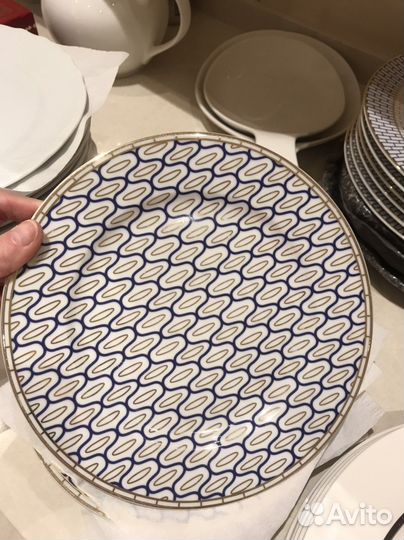 Столовый набор тарелок