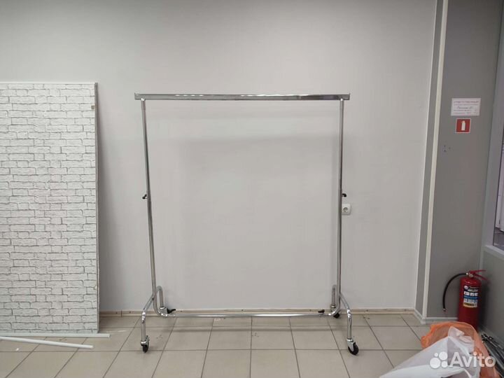 Вешалка для одежды напольная