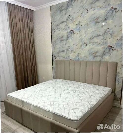 Мягкая кровать с подъемным механизмом