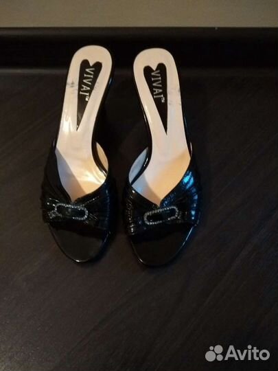 Босоножки новые