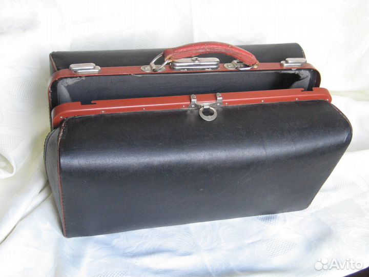 Саквояж врача СССР