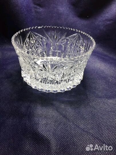 Хрустальные вазы и салатники