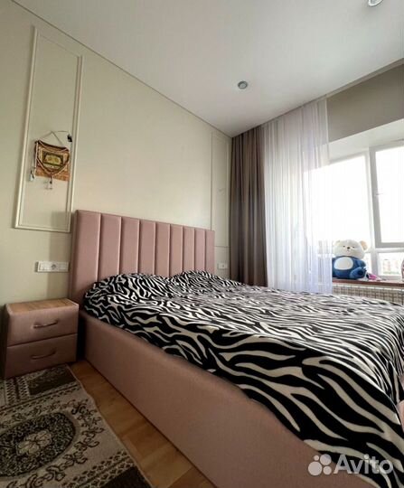 Кровать с мягким изголовьем