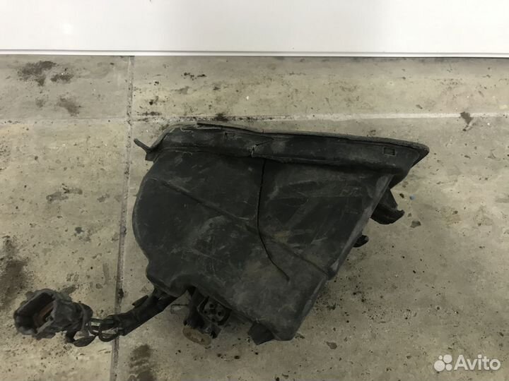 Фара противотуманная правая Infiniti QX56 JA60