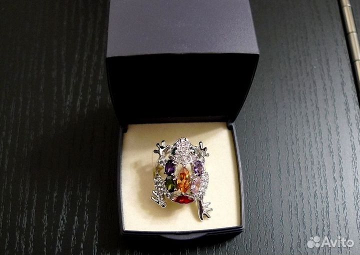 Красивая бижутерия /кольцо/брошь/кулон/ нов