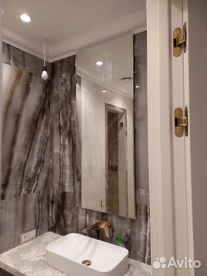 Зеркало настенное