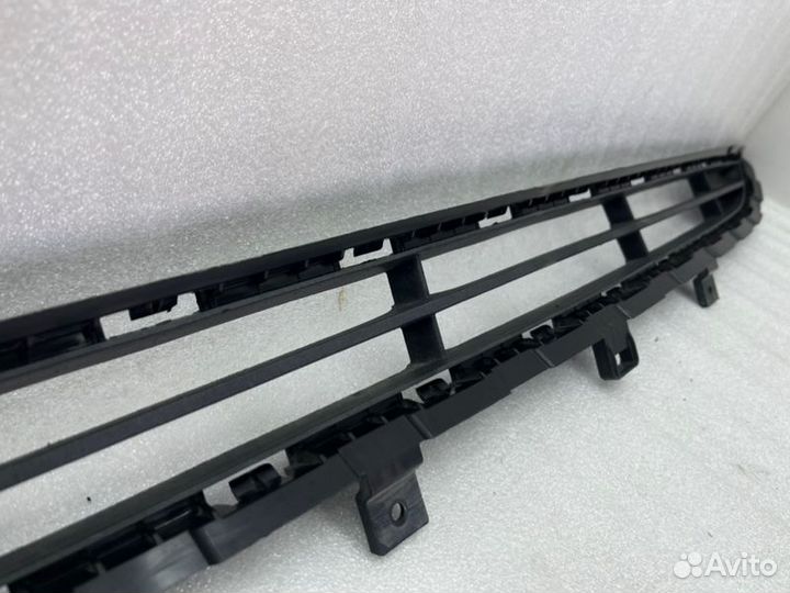 Решетка в бампер нижняя Hyundai Solaris 2