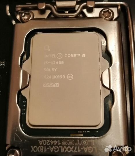 Core i5-12400 (UHD Graphics 730 встроенное GPU)