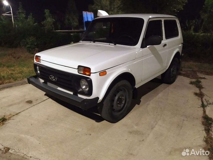 LADA 4x4 (Нива) 1.6 МТ, 2005, 138 000 км