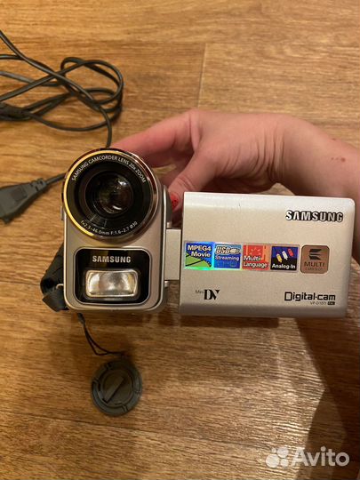 Видеокамера Samsung VP-D107i