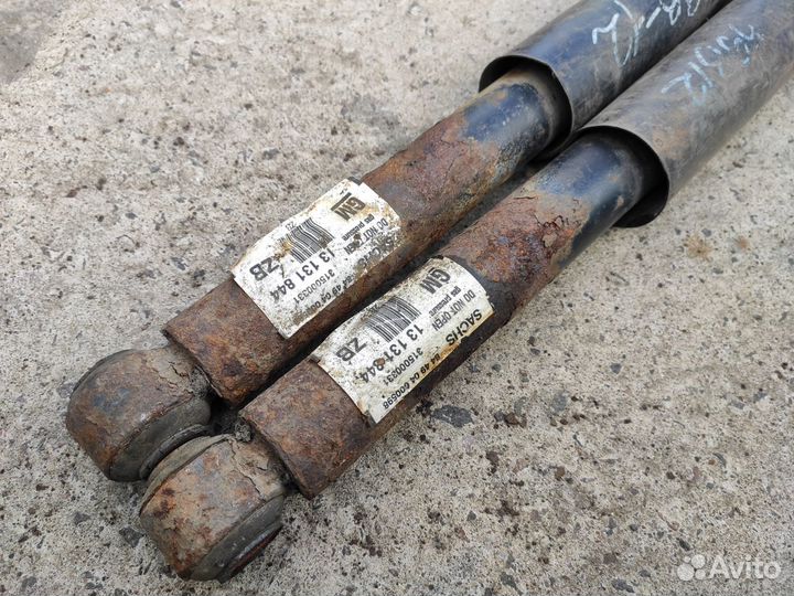 Амортизаторы задние на Opel Signum