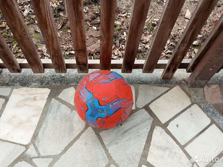 Футбольный мяч