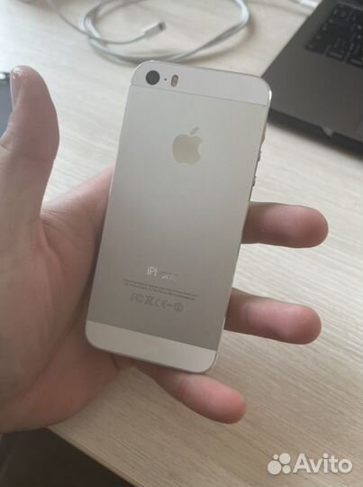 Телефон iPhone 5S