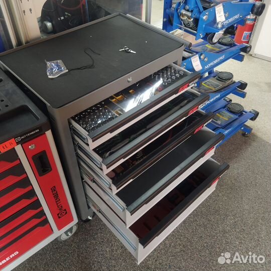 Тележка с инструментом 5 секций 212 предметов JTC