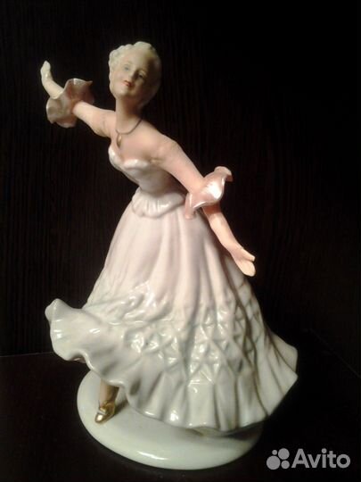 Статуэтка танцовщица