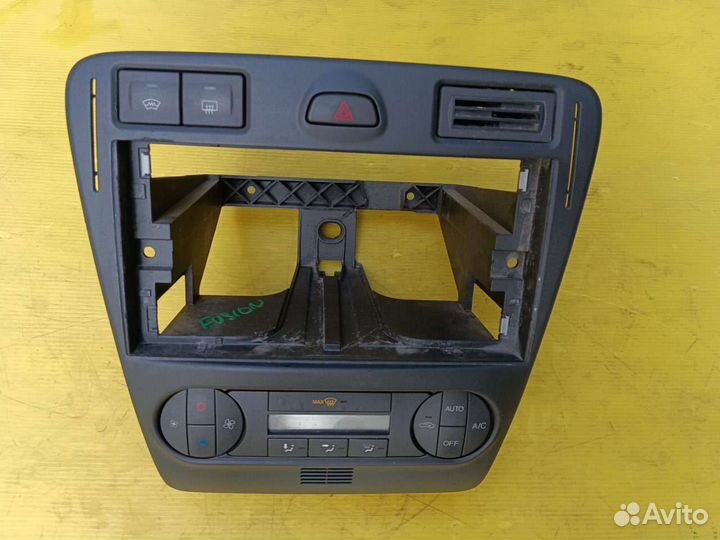 Ford Fusion накладка консоль центральная