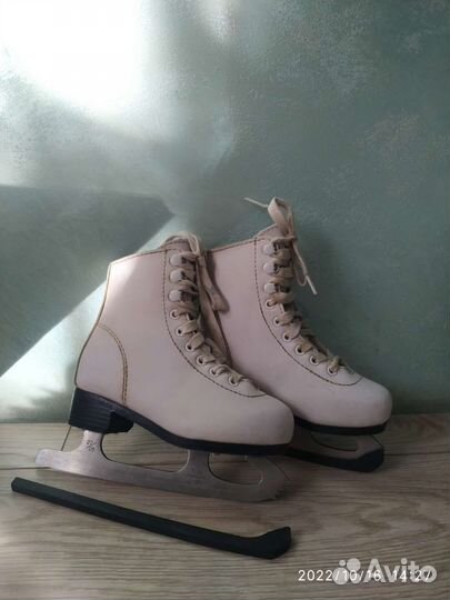 Коньки фигурные р. 27/28