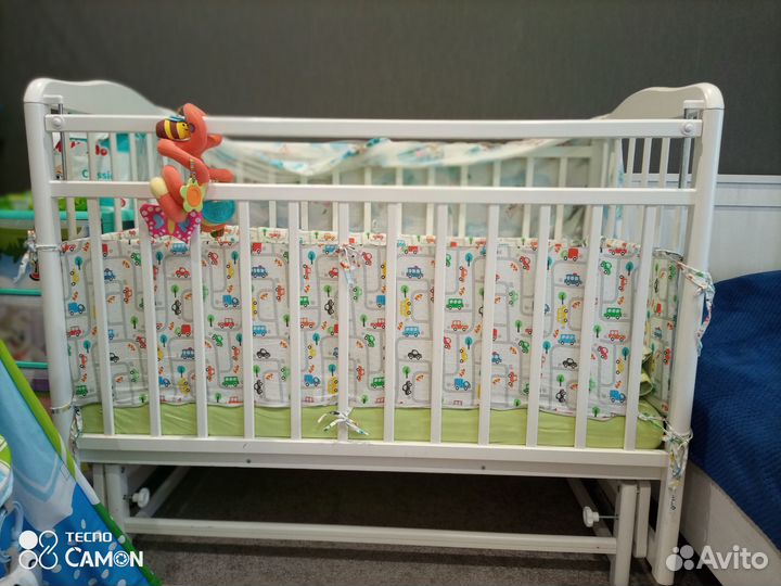 Детская кроватка с маятником(матрас и бортики в )