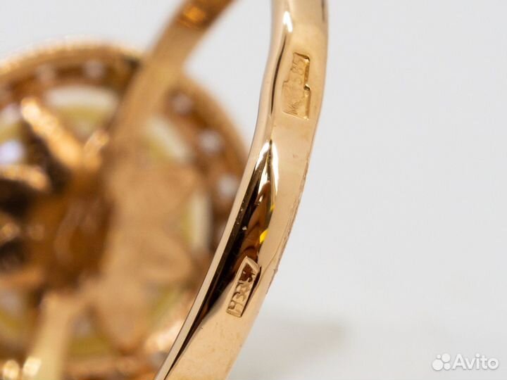 Золотое кольцо с фианитами, жемчугом