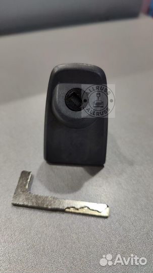 Замок двери Volvo XC-90 2016+ с ключем
