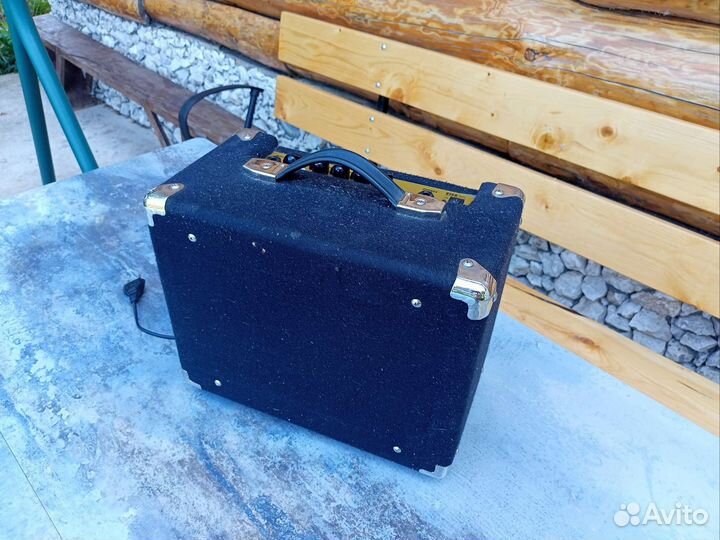 Комбоусилитель 15 Ватт