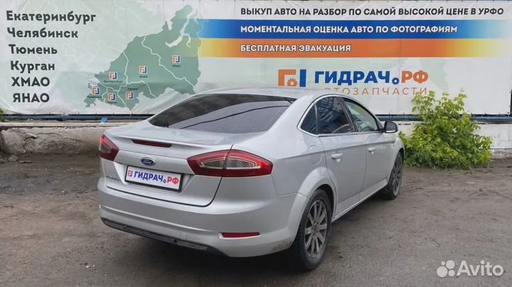 Накладка переднего крыла правого Ford Mondeo 4 (BD