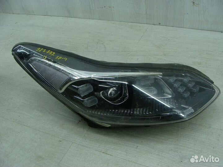 Фара правая Kia Sportage