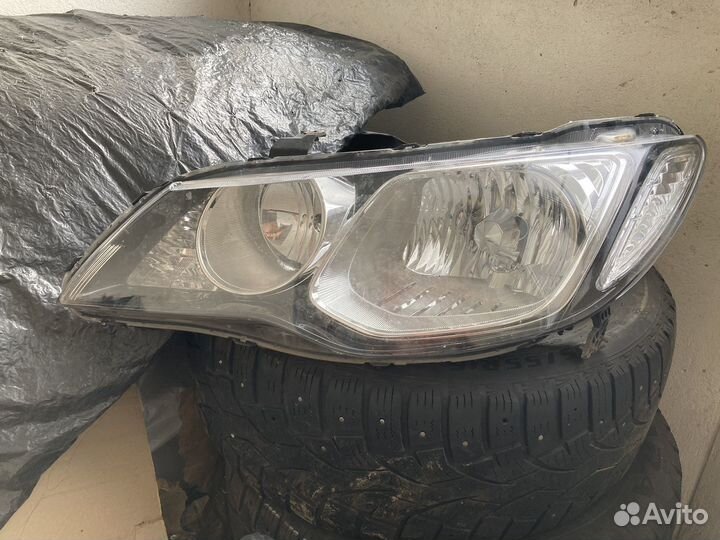 Фара левая Honda Civic 8 4d