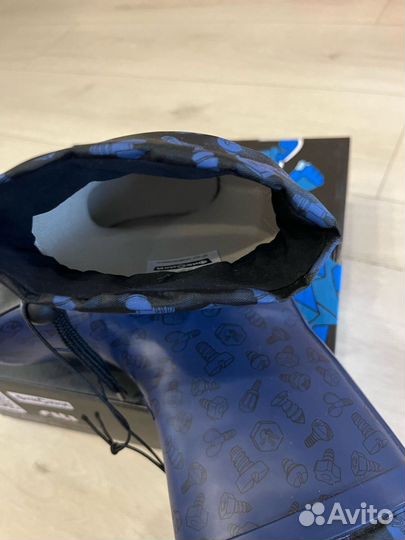 Новые резиновые сапоги