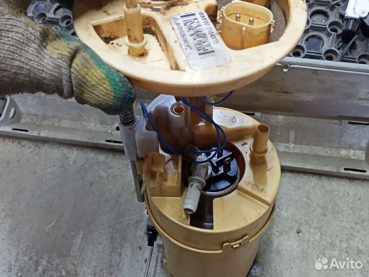 Топливный насос BMW 7164315