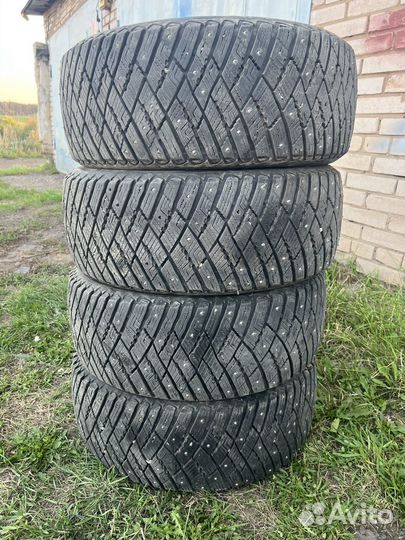 Goodyear Ultragrip Ice Arctic 215/55 R16