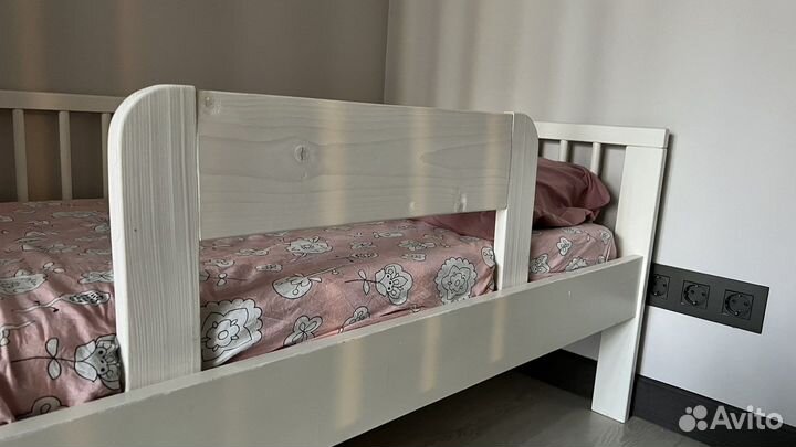 Бортик для детской кровати