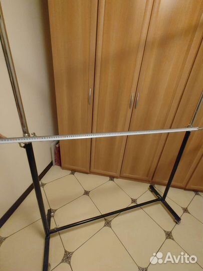 Вешалка напольная металлическая