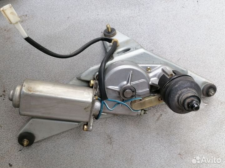 Моторчик стеклоочистителя задний для Mazda 626 GE