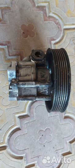 Насос гидроусилителя на Mercedes W203