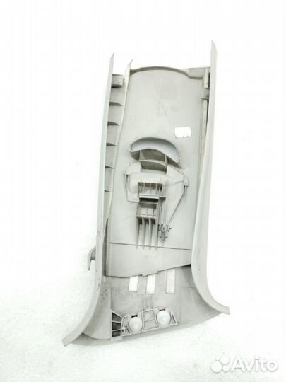 Обшивка центральной стойки левая Skoda Octavia A5